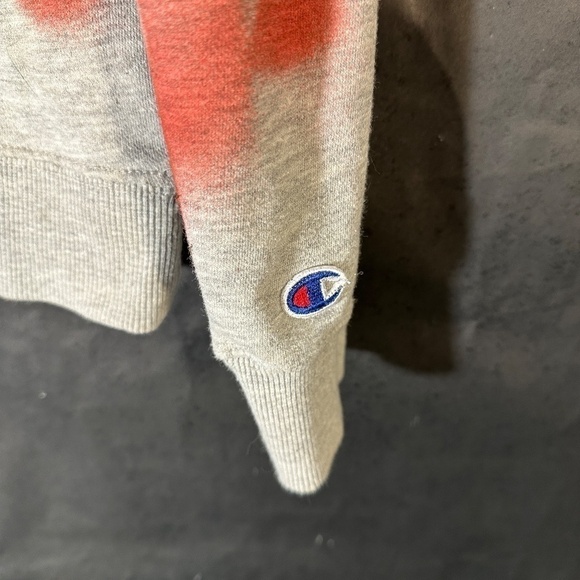 Champion 90s Style Graffiti Sport Athletic Gray Long Sleeve Workout Sweater - Picture 5 of 9